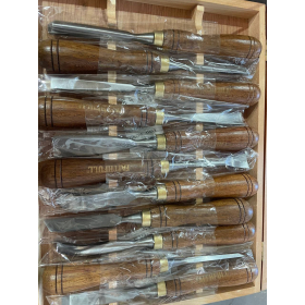 Juego de cuchillos para tallar madera Faithfull, 12 piezas, en estuche de presentación.