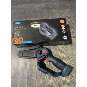 Mini motosierra inalámbrica Güde MK 18-0 de 18 V con longitud de corte de 12,7 cm.