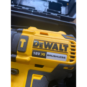 Безщітковий комбінований дриль DeWalt XR 18V, 2 акумулятори по 2.0Ah, кейс TSTAK, професійний та універсальний