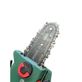 Bosch EasyChain Cordless Mini Chainsaw – compact & lightweight