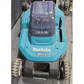 Аккумуляторная газонокосилка Makita DLM382PM2 
