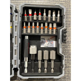 Juego de puntas de destornillador y llaves de vaso Bosch Professional, 43 piezas