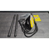 Limpiadora a vapor de mano Kärcher SC 5 EasyFix con conexión de agua caliente y kit para suelos.