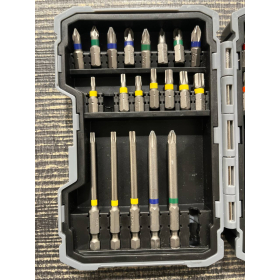Juego de puntas de destornillador y llaves de vaso Bosch Professional, 43 piezas