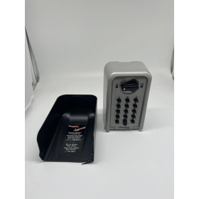 Сейф для ключів Master Lock 5422EURD з кнопками та тримачем