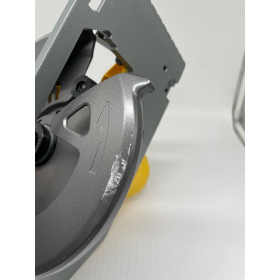 Sierra circular STANLEY FATMAX FME301 de 1650 W y 190 mm con hoja de carburo de 18 dientes.
