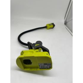 Lámpara de pinza recargable RYOBI ONE+ RLCF18-0 con cuerpo flexible, 400 lúmenes.