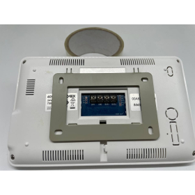 Sistema de videoportero Vimar K40910 de montaje en superficie con teclado LCD capacitivo de 7", intercomunicador de audio/video, juego de 2