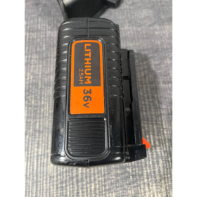 Аккумуляторный триммер BLACK+DECKER 36 В, 33 см, бесщёточный, с аккумулятором и быстрым зарядным устройством