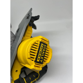 Sierra circular STANLEY FATMAX FME301 de 1650 W y 190 mm con hoja de carburo de 18 dientes.
