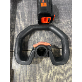 Аккумуляторный триммер BLACK+DECKER 36 В, 33 см, бесщёточный, с аккумулятором и быстрым зарядным устройством