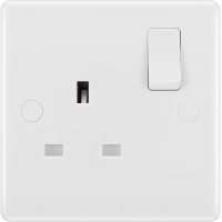 BG Electrical 821-01 Однополюсная розетка с одним выключателем, литая белая, 13 А