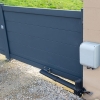 Yale Smart Gate Opener con WiFi: Automático y controlado remotamente con fácil acceso para toda la familia