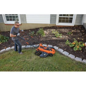 Аккумуляторная газонокосилка BLACK+DECKER, 36 В с 2 аккумуляторами 36 В 2 Ач, 7 регулируемых по высоте от 38 до 100 мм