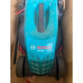 Газонокосилка Bosch ARM 32, 1200 Вт, 32 см, в коробке, зелёная