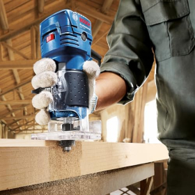 Фрезерний верстат Bosch Professional GKF 550