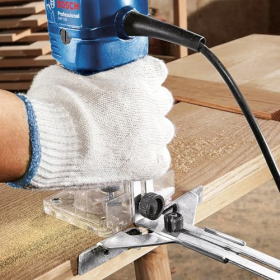 Фрезерний верстат Bosch Professional GKF 550
