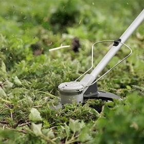 Desbrozadora inalámbrica Bosch AdvancedBrushCut 36V-23-750 (diámetro de corte: 33 cm (hilo), 23 cm (cuchilla); 1 batería de 2,0 Ah, cargador)
