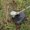Акумуляторний кущоріз Bosch AdvancedBrushCut 36V-23-750 (Діаметр стрижки: 33 см (лінія), 23 см (лезо); 1 батарея 2,0 Аг, зарядний пристрій)
