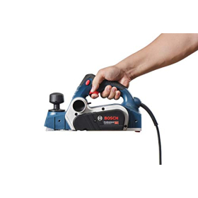 Cepillo de mano Bosch GHO 26-82 D, 710 W, tope paralelo, en estuche