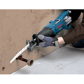 Bosch GSA 1100 E, 1100 W, con cuchillas para madera y metal, en estuche de transporte