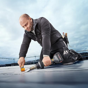 Soplador de aire caliente inalámbrico Steinel MobileHeat MH 7 de 150–550 °C para Bosch AMPShare