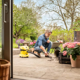 Kärcher WD 2-18 wet and dry vacuum cleaner with blower function, 12L container