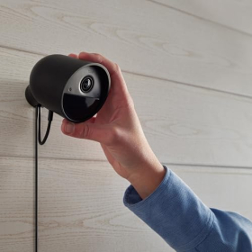 Philips Hue Secure HD Sicherheitskamera, Innen & Außen, Smart App