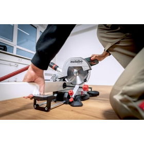 Sierra de calar Metabo KS 216 M de 1100 W con corte de precisión y línea de sombra LED