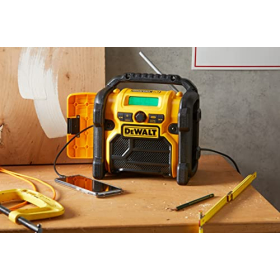 Компактний радіоприймач DeWalt DCR020-QW для будівельних майданчиків XR (акумуляторний/мережевий)