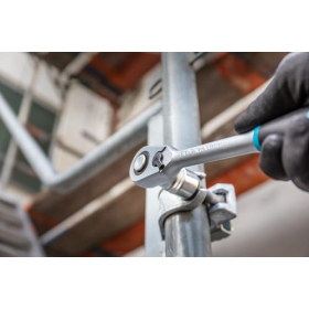 Carraca reversible Hazet HiPer 916HPS con dientes finos y mecanismo de bloqueo.