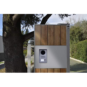 Vimar K40916 surface-mounted video intercom, 2 video intercoms with 7" LCD touchscreen