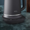 AEG K7-1-6BP kettle (7 temperature levels, 3-way safety switch-off, keep warm function, 1.7 liters, drip protection, easy cleaning, 360° base, anti-slip coating, LED display, gray):