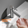 Grifo de lavabo Ibergrif M11103 fabricado en acero inoxidable cepillado.