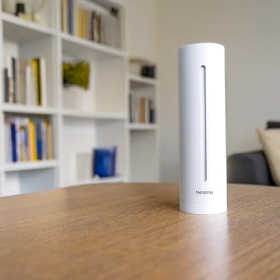 Monitor inteligente de calidad del aire Netatmo con sensor de CO₂, temperatura y humedad.