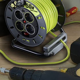 Кабельная катушка Masterplug Pro-XT с 4 розетками, термозащитой и кабелем длиной 50 м