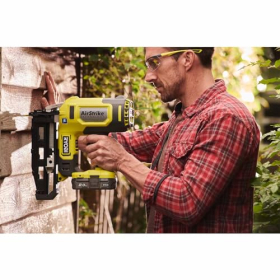 Clavadora de acabado RYOBI 16G 18V ONE+, 100 clavos, 2 puntas protectoras, gancho para cinturón
