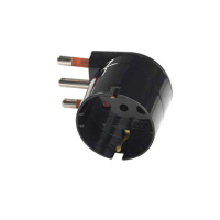 Adaptador angular Schuko de 90° que ahorra espacio